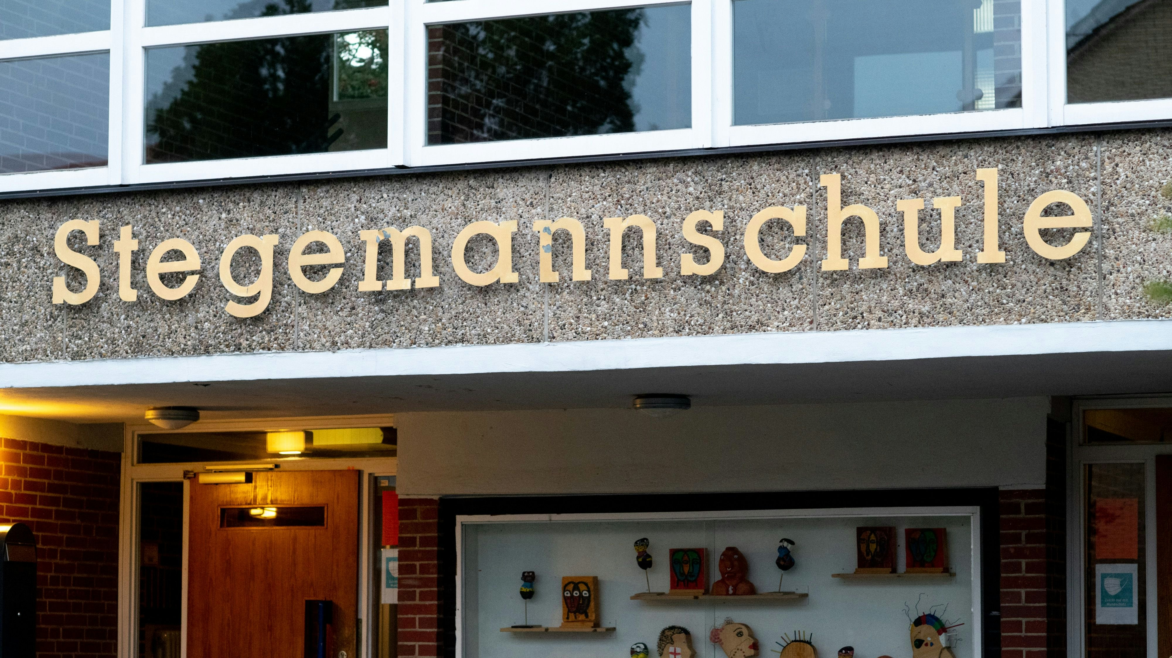 Infektionsketten unterbrechen: Die Stegemannschule bleibt am Montag und Dienstag geschlossen. Foto: Chowanietz