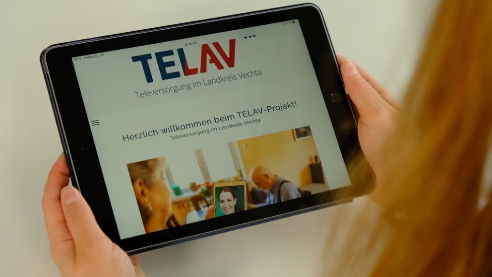 Das ist sie: Die neue TELAV-Homepage informiert über das Digitalisierungsprojekt in der Gesundheits- und Pflegebranche, außerdem ist dort die neue Umfrage zu finden.&nbsp;Foto: Stadt Lohne / Tombrägel