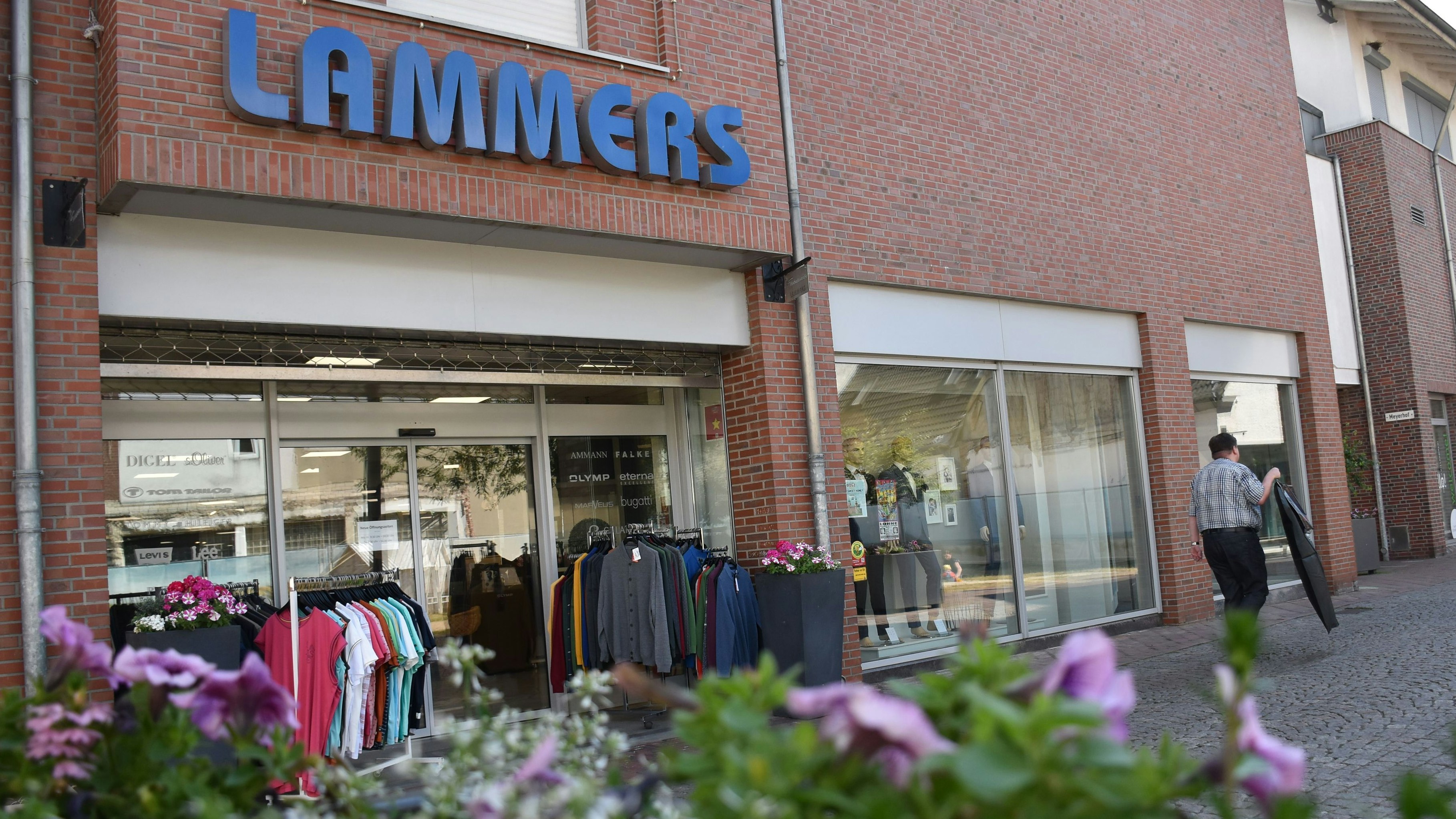 Die Geschichte eines Traditionsgeschäfts endet: Inhaber und Gründer Günter Lammers hat keine Lösung für die Nachfolge seines Modehauses Lammers gefunden. Foto: Timphaus