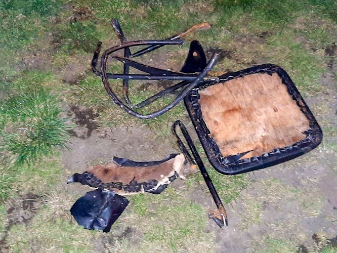 Die Reste des überfahrenen Klappstuhls wurden am 18. April sichergestellt. Foto: Bundespolizei