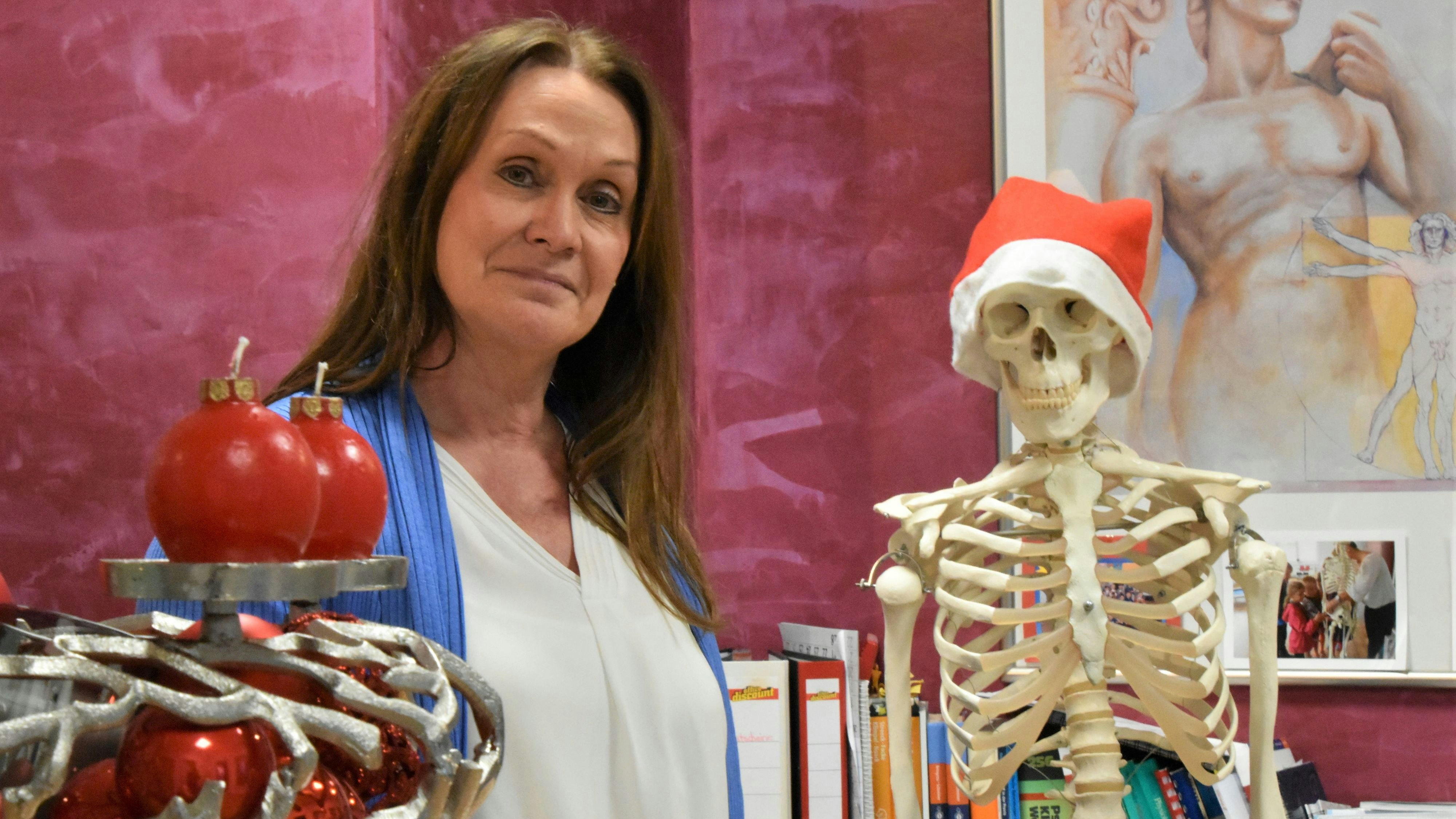 Macht kurz vor Weihnachten ihre Praxis dicht: Ulla Oldenburg liebt ihren Beruf als Physiotherapeutin, die Miete ist für sie nach einer Erhöhung aber nicht bezahlbar. Foto: Hahn