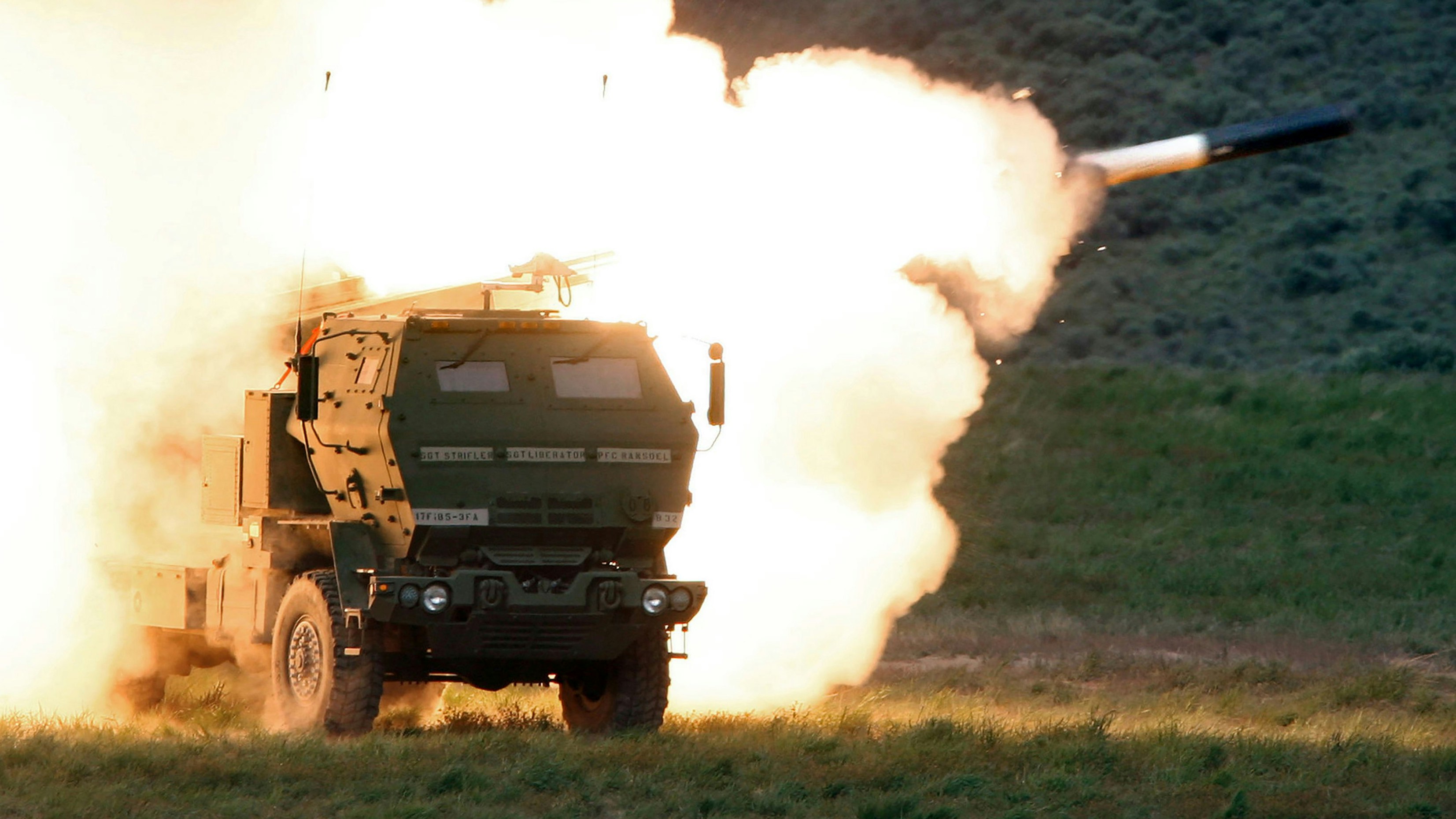 Die US-Regierung liefert der Ukraine moderne Mehrfachraketenwerfer zur Verteidigung gegen den russischen Einmarsch. Foto: dpa/Overman