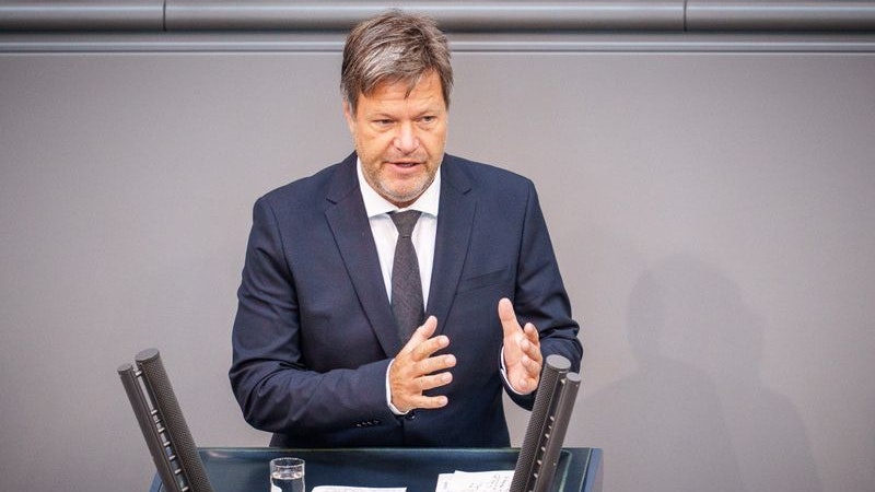 Wirtschaftsminister Robert Habeck hat im Bundestag versichert, dass sich Deutschland auf russische Sanktionen einstellt. Foto: dpa/Kappeler