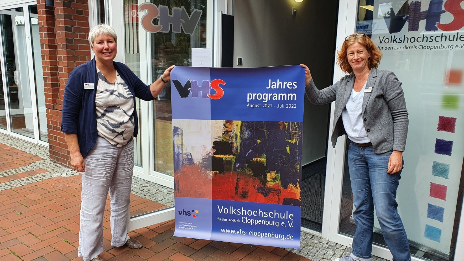 Präsentieren das neue Programm: Direktorin Kathrin Würdemann (links) und Fachbereichsleiterin Ina-Maria Meckies. Foto: Kessens