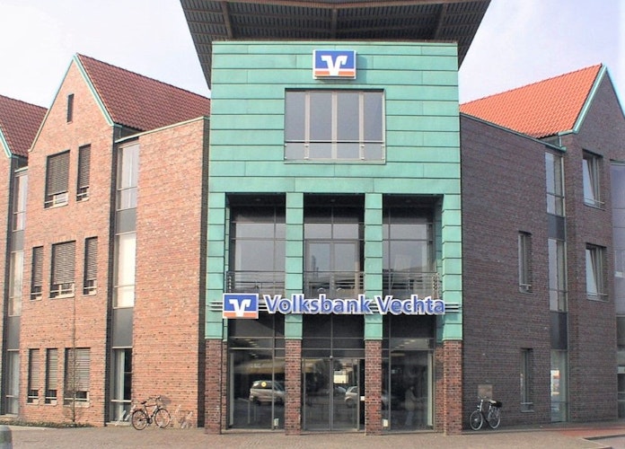 Die Hauptstelle der Volksbank Vechta befindet sich in der Kreisstadt an der Falkenrotter Straße. Foto: Kühn