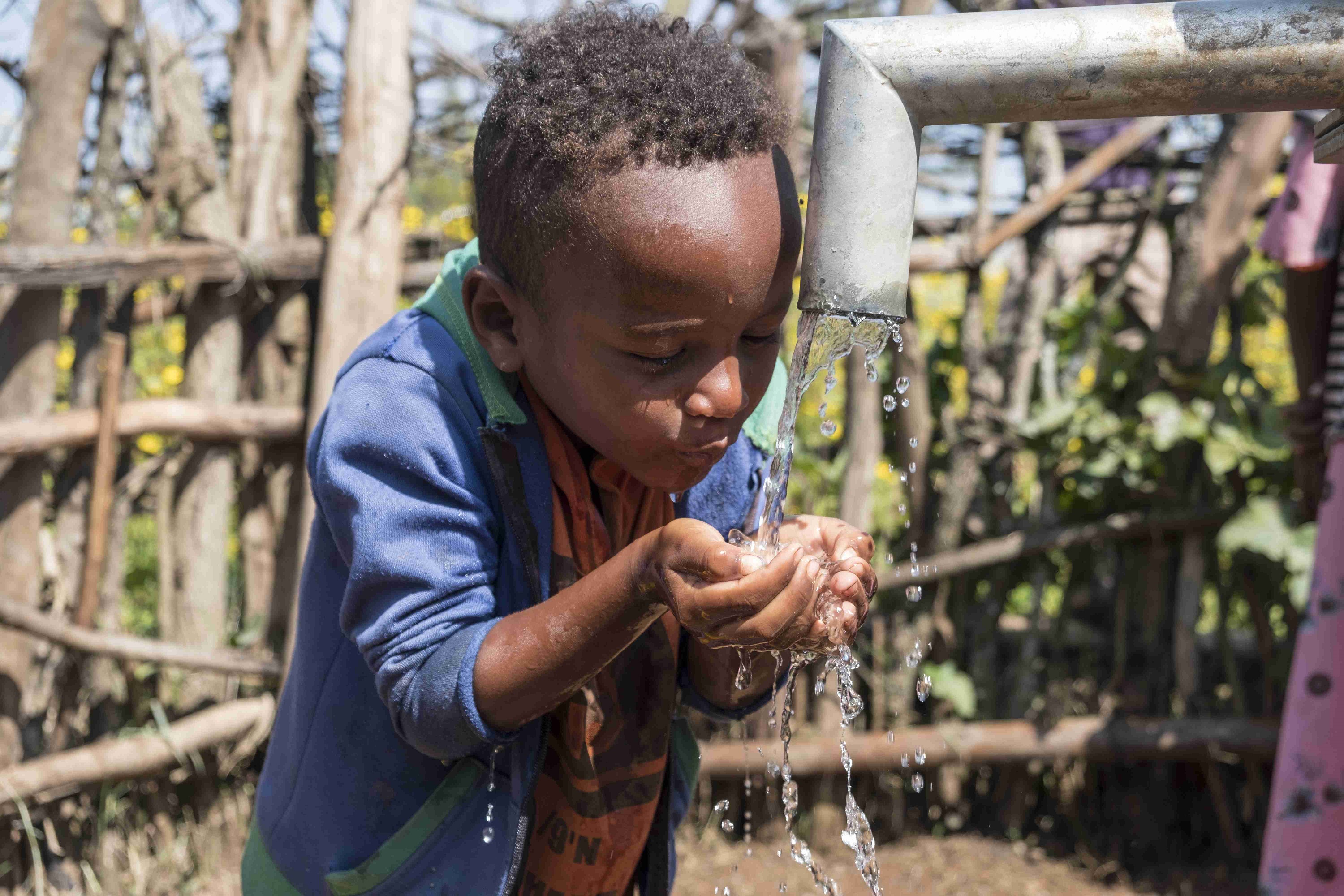 Frisches Wasser – in Äthiopien nicht selbstverständlich: In Ijaji entsteht parallel zum SgH-Schulbau eine Wasserversorgung. Foto: MfM