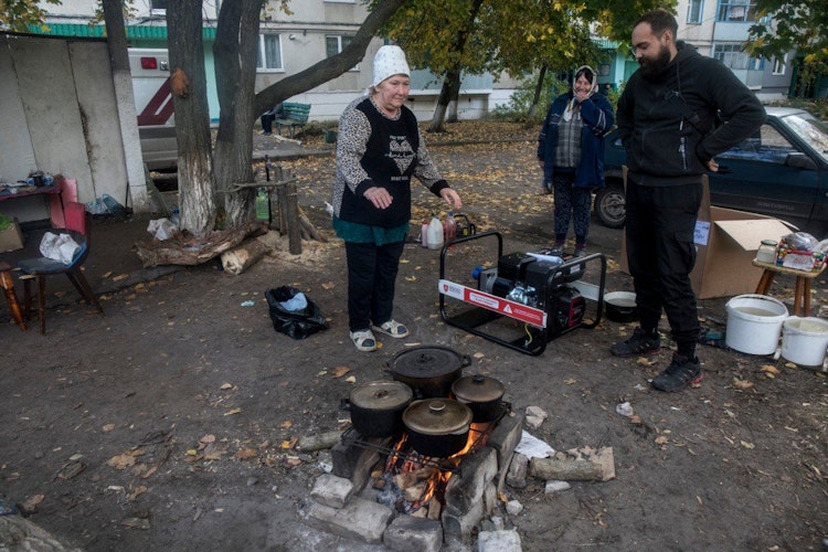 Kälte, kein Strom, eine Heizung: Die Menschen in der Ukraine brauchen unsere Hilfe. Foto: Malteser