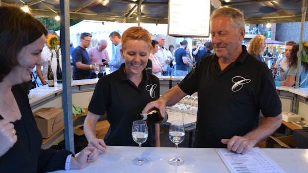Edle Tropfen: Löninger feiern großes Weinfest auf dem Marktplatz
