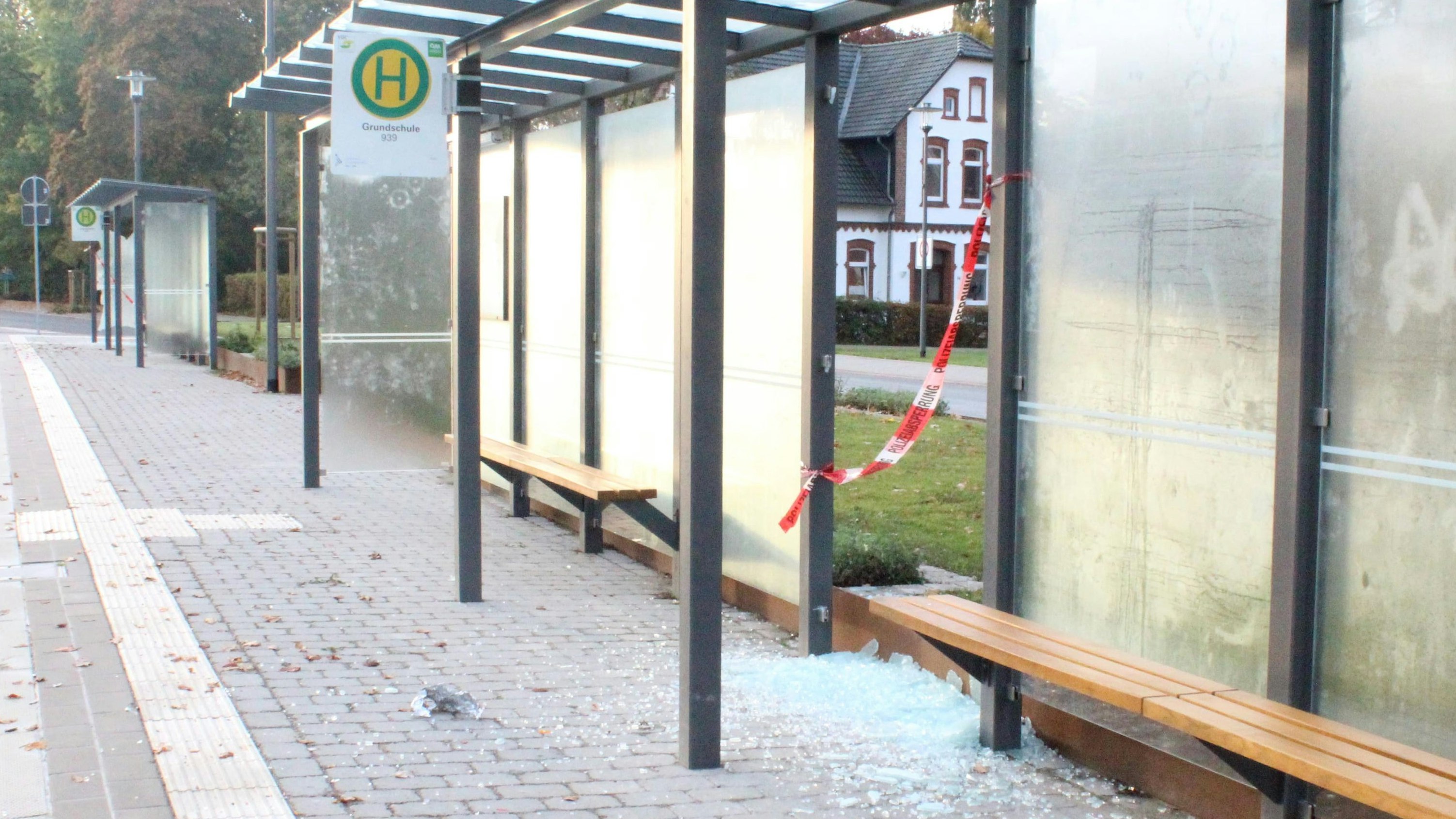Zerstört: Der neue Busbahnhof wurde bereits in Mitleidenschaft gezogen. Foto: Gemeinde Essen